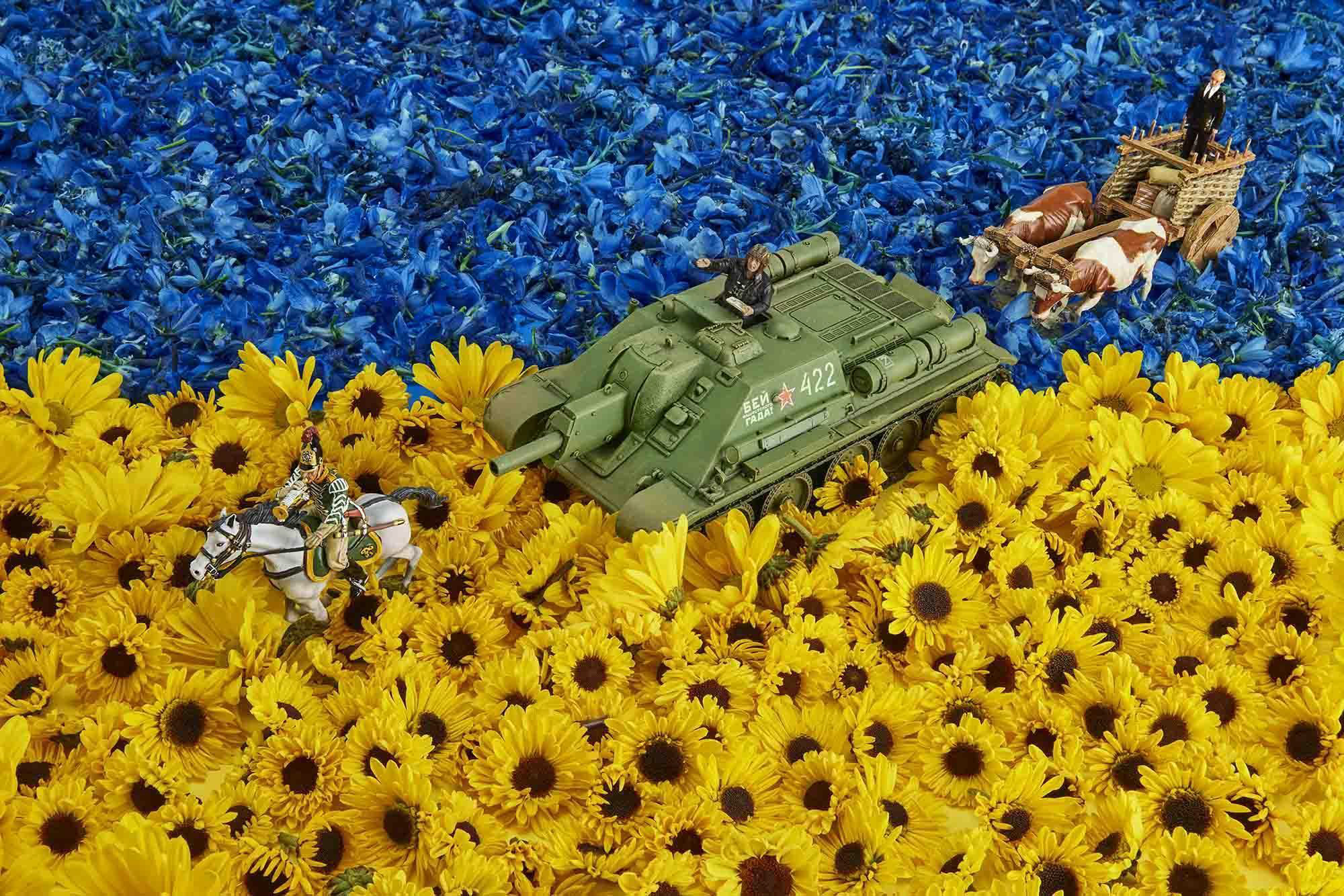 PUTIN'S BIG PARADE (LET'S ALL GO TO UKRAINE) - Augen Gallery